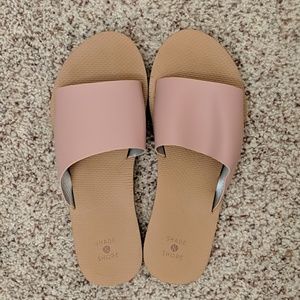 Shade and Shore flip flops